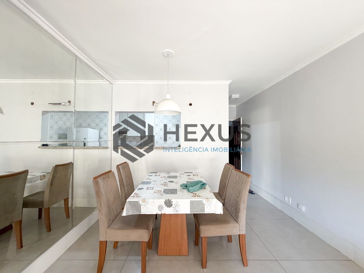 Foto 5 de Apartamento reformado com varanda e lazer no Jardim São Miguel na Enseada, Guarujá