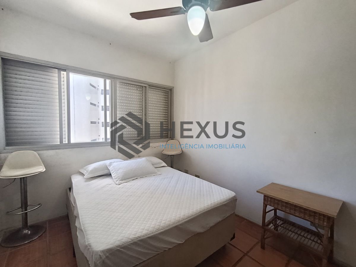 Foto 11 de Apartamento com varanda e lazer a 300m da praia na região do Tortugas na Enseada, Guarujá