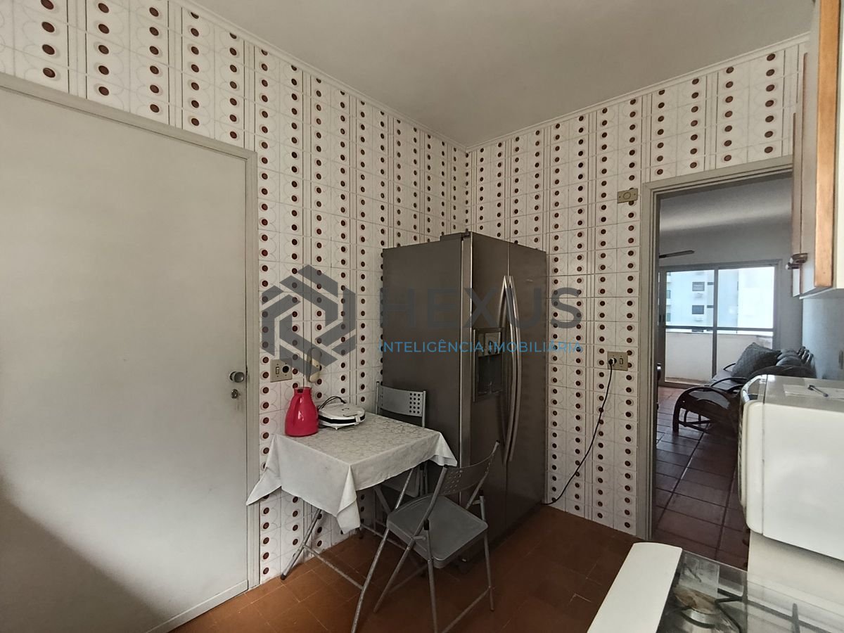 Foto 21 de Apartamento com varanda e lazer a 300m da praia na região do Tortugas na Enseada, Guarujá