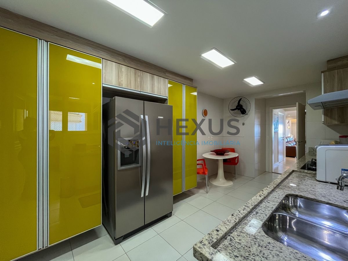 Foto 41 de Apartamento reformado frente mar com varanda gourmet vista mar e lazer nas Pitangueiras, Guarujá