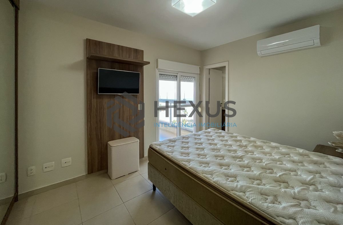 Foto 21 de Apartamento reformado frente mar com varanda gourmet vista mar e lazer nas Pitangueiras, Guarujá
