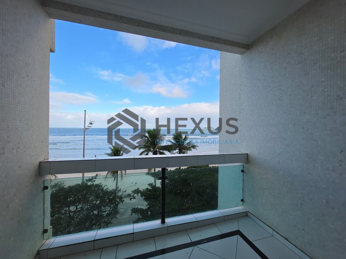 Foto 2 de Apartamento reformado frente mar com varanda vista mar nas Pitangueiras, Guarujá