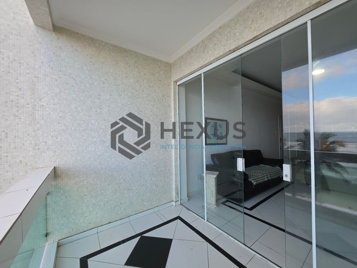 Foto 6 de Apartamento reformado frente mar com varanda vista mar nas Pitangueiras, Guarujá