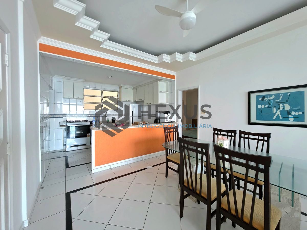 Foto 5 de Apartamento reformado frente mar com varanda vista mar nas Pitangueiras, Guarujá
