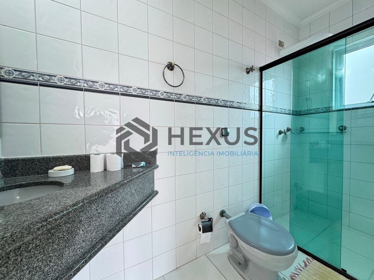 Foto 30 de Casa reformada com piscina e área gourmet no Jardim Acapulco, Guarujá