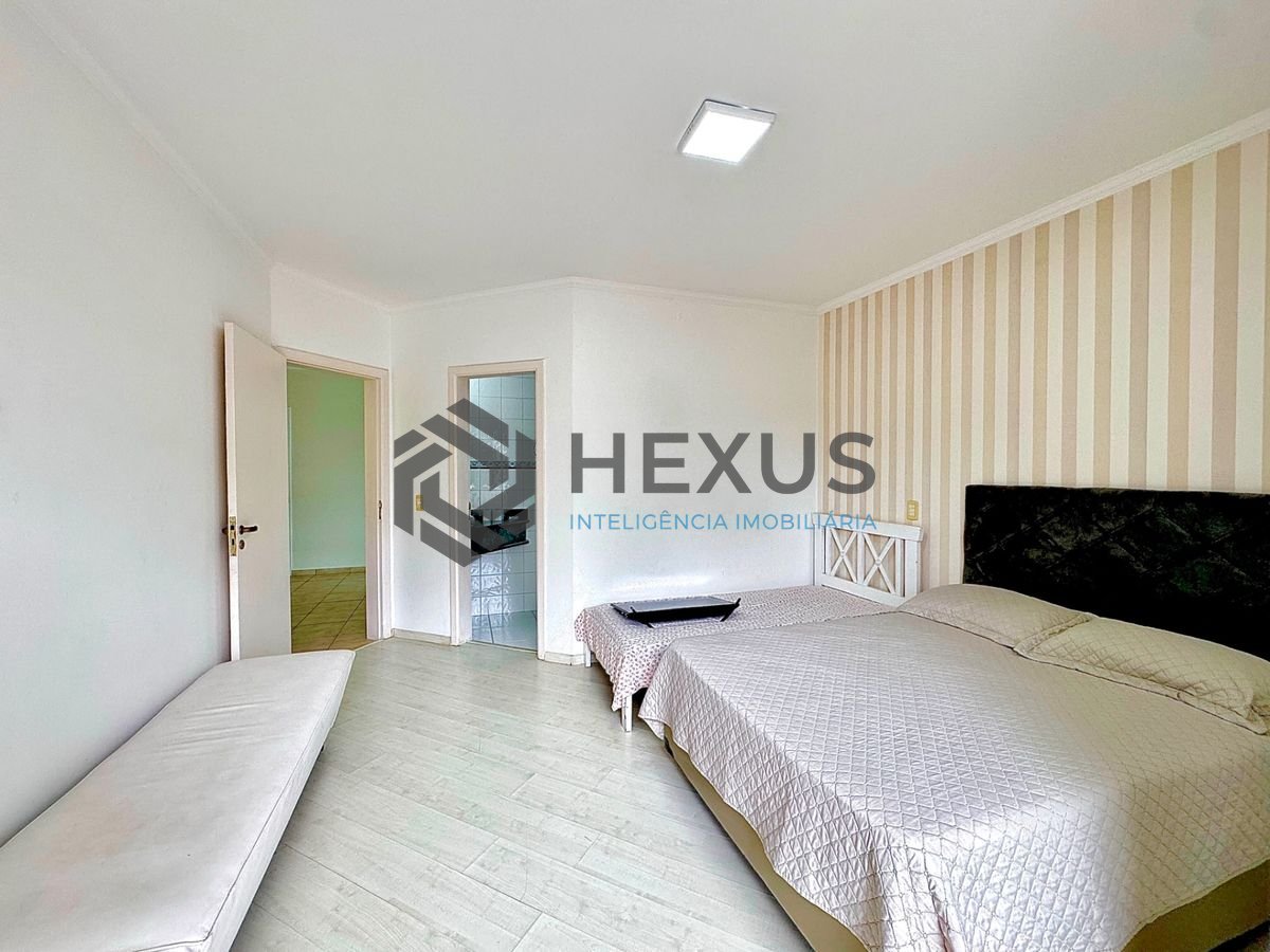 Foto 28 de Casa reformada com piscina e área gourmet no Jardim Acapulco, Guarujá