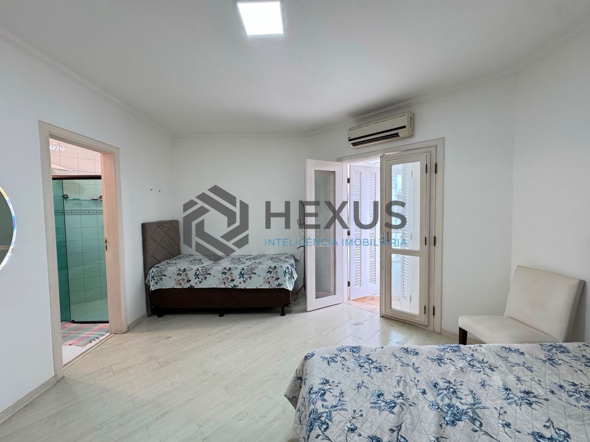 Foto 29 de Casa reformada com piscina e área gourmet no Jardim Acapulco, Guarujá
