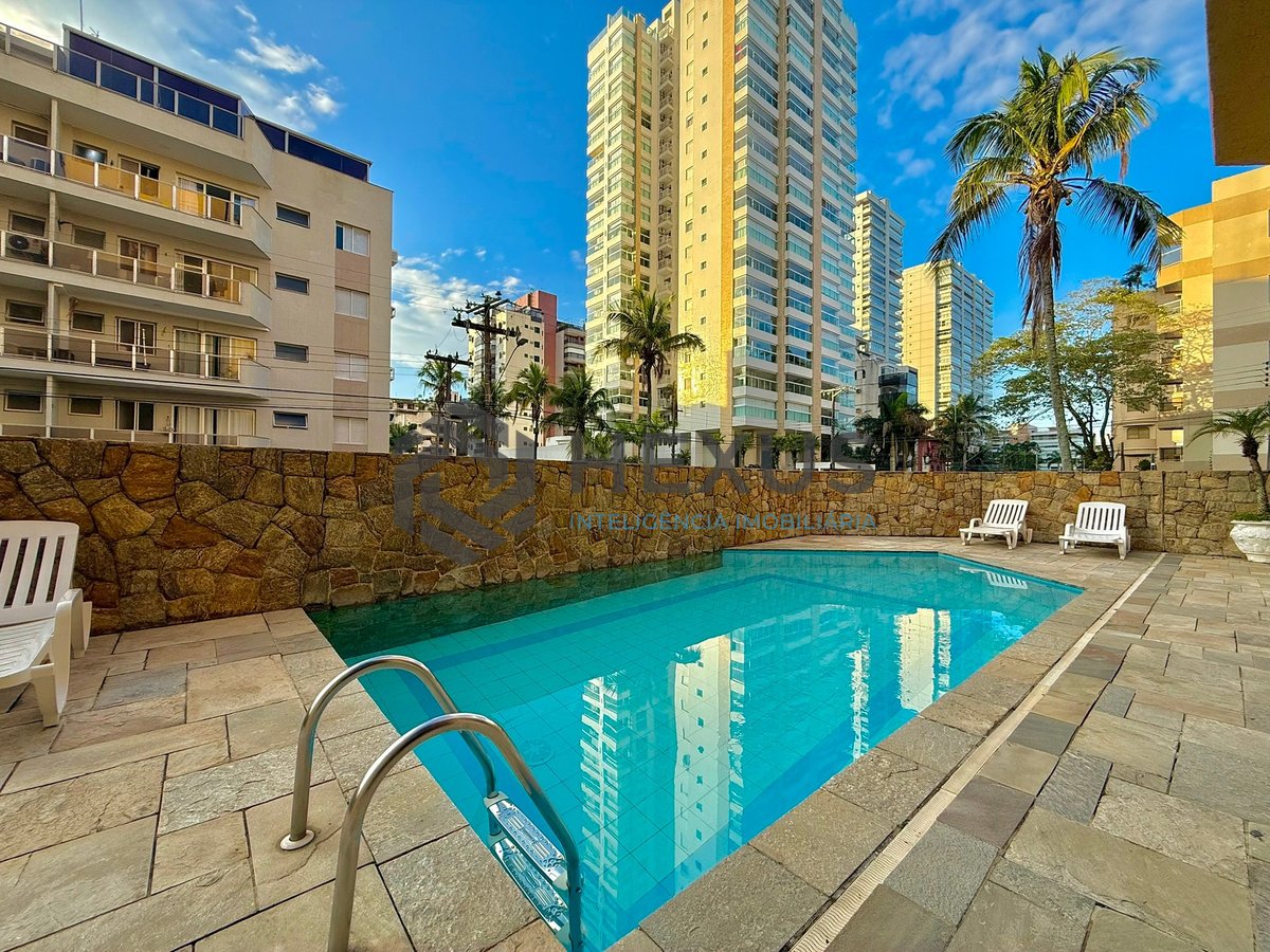 Foto 20 de Apartamento reformado com varanda e lazer a 100m da praia na Enseada, Guarujá
