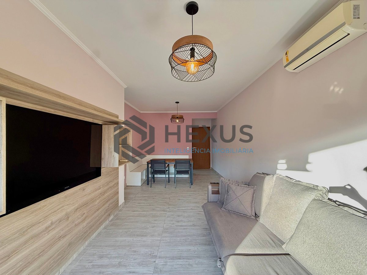 Foto 7 de Apartamento reformado com varanda e lazer a 100m da praia na Enseada, Guarujá