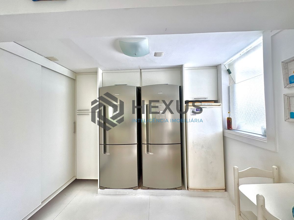Foto 32 de Casa reformada com piscina e área gourmet no Jardim Acapulco, Guarujá