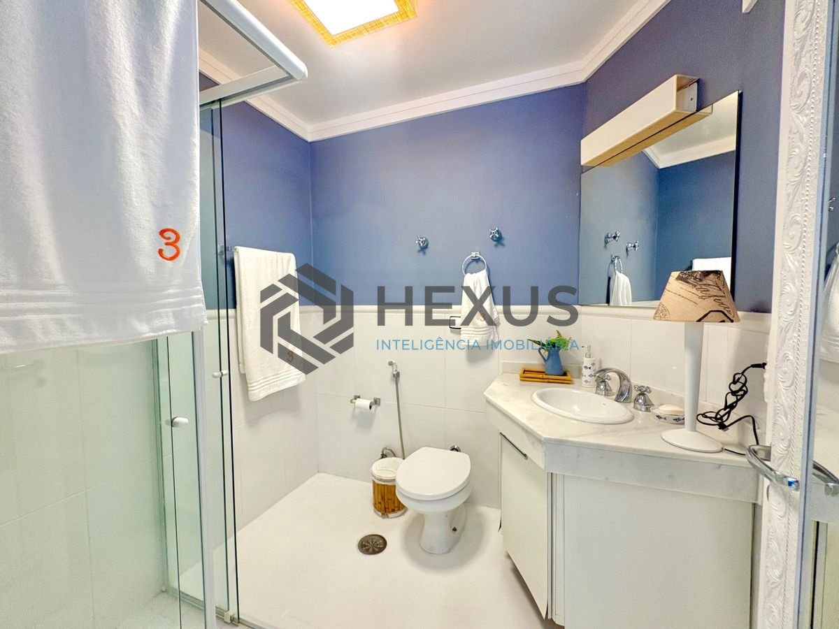Foto 28 de Casa reformada com piscina e área gourmet no Jardim Acapulco, Guarujá