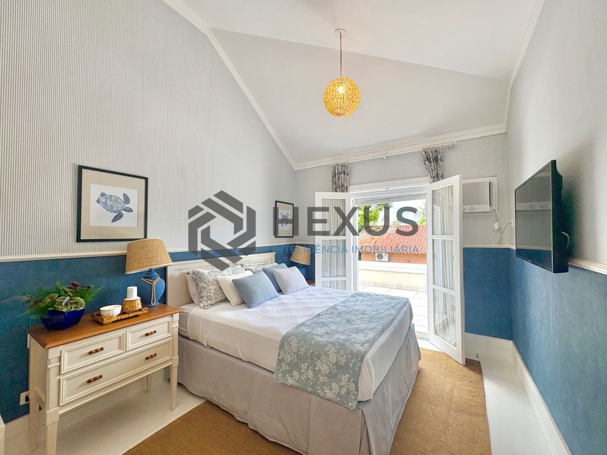 Foto 41 de Casa reformada com piscina e área gourmet no Jardim Acapulco, Guarujá