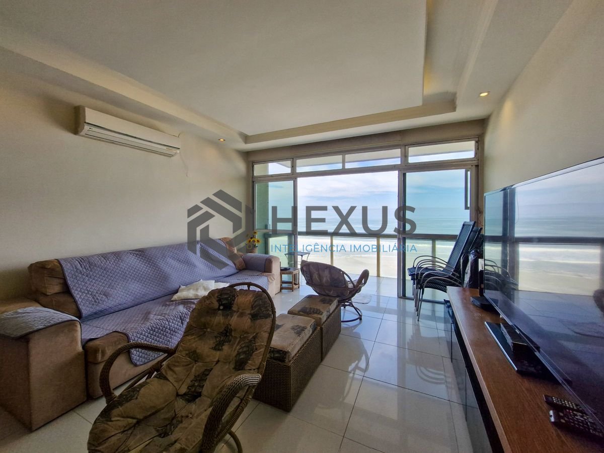 Foto 6 de Apartamento frente mar reformado com varanda vista mar nas Pitangueiras, Guarujá