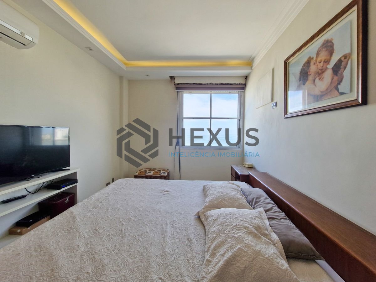 Foto 28 de Apartamento frente mar reformado com varanda vista mar nas Pitangueiras, Guarujá