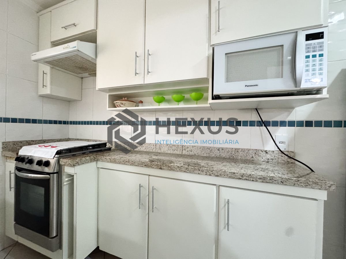 Foto 29 de Apartamento reformado com varanda e lazer a 1 quadra da praia nas Pitangueiras, Guarujá