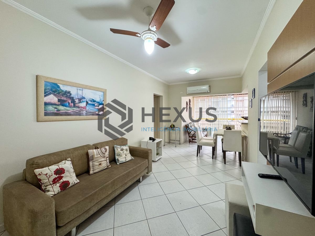 Foto 7 de Apartamento reformado com varanda e lazer a 1 quadra da praia nas Pitangueiras, Guarujá