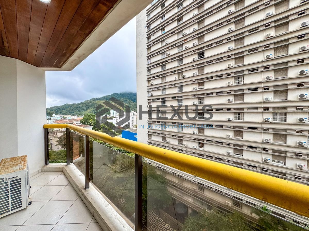 Foto 11 de Apartamento reformado com varanda e lazer a 1 quadra da praia nas Pitangueiras, Guarujá