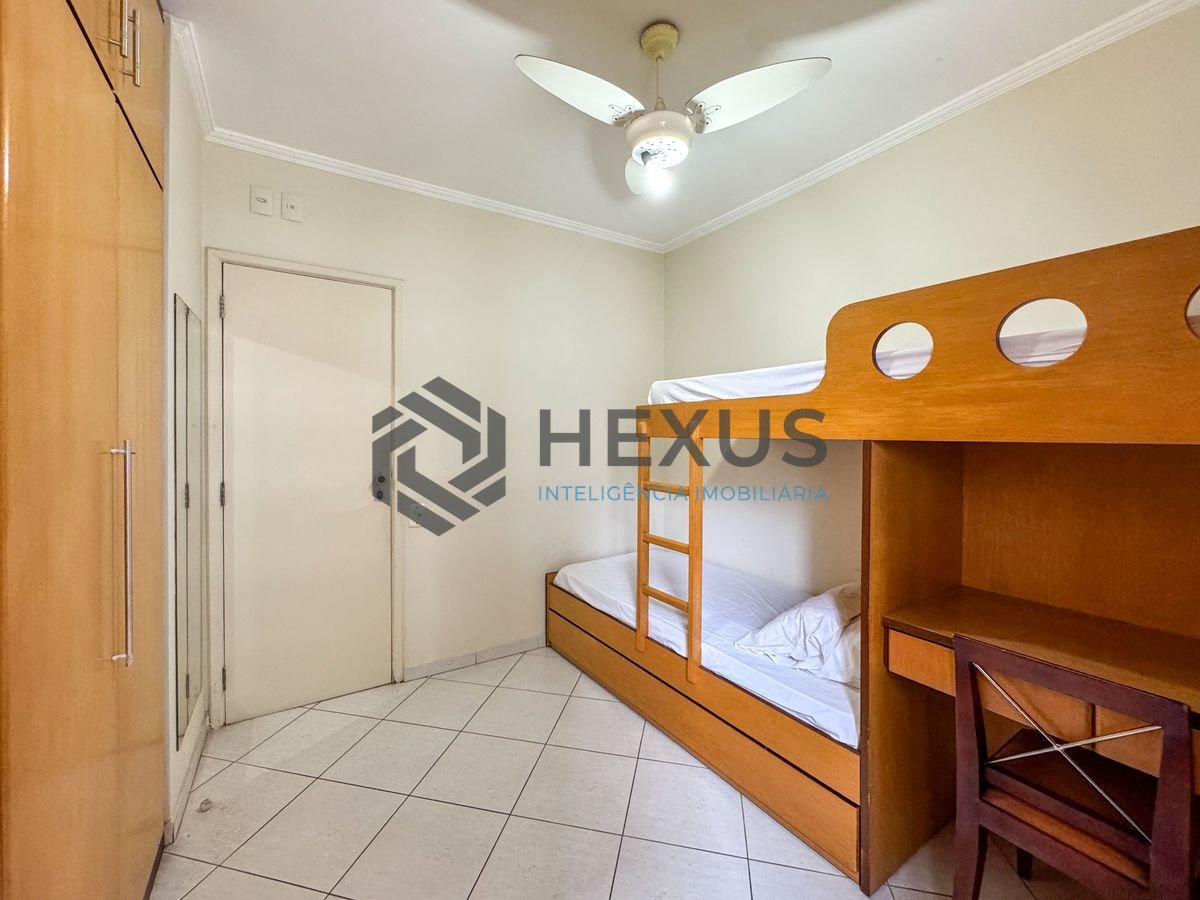 Foto 16 de Apartamento reformado com varanda e lazer a 1 quadra da praia nas Pitangueiras, Guarujá