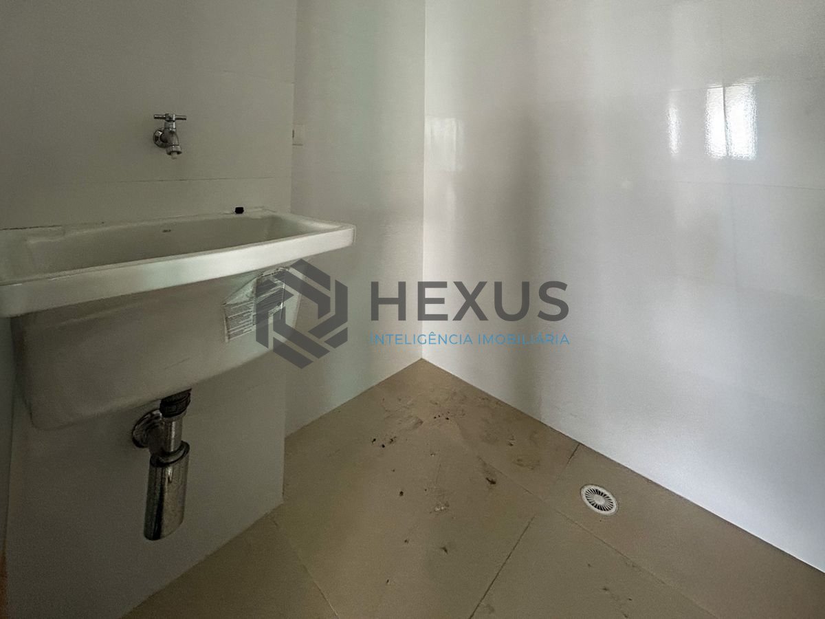 Foto 19 de Apartamento com varanda e lazer a 300m da praia na região da Brunella na Enseada, Guarujá