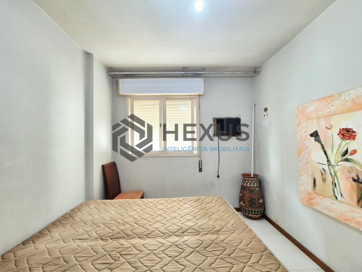 Foto 17 de Apartamento com varanda vista mar a 1 quadra da praia nas Pitangueiras, Guarujá