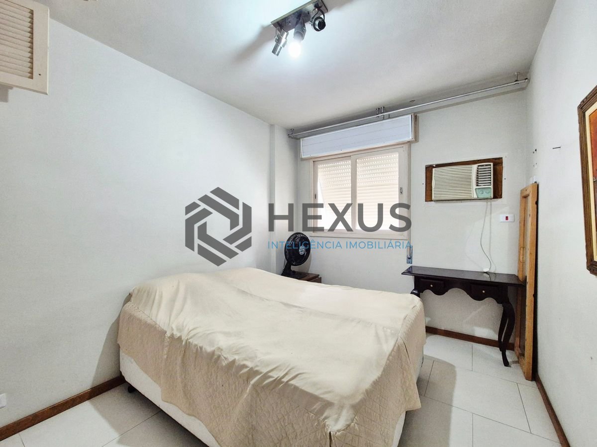Foto 10 de Apartamento com varanda vista mar a 1 quadra da praia nas Pitangueiras, Guarujá