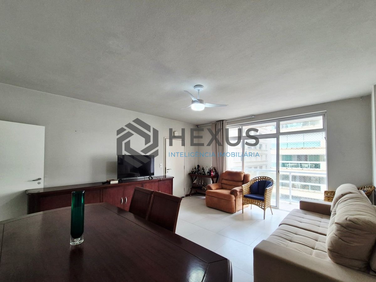 Foto 2 de Apartamento com varanda vista mar a 1 quadra da praia nas Pitangueiras, Guarujá