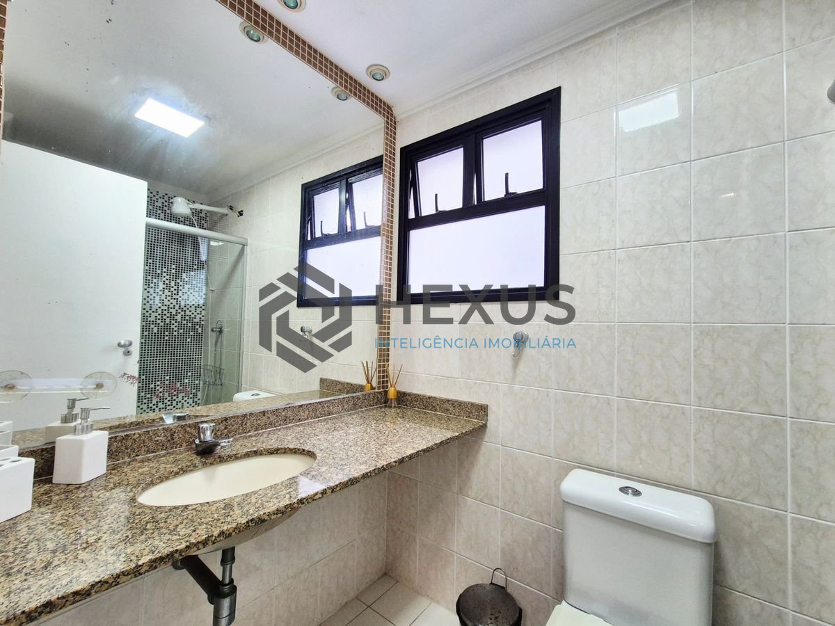 Foto 19 de Apartamento com varanda vista mar e lazer nas Pitangueiras, Guarujá