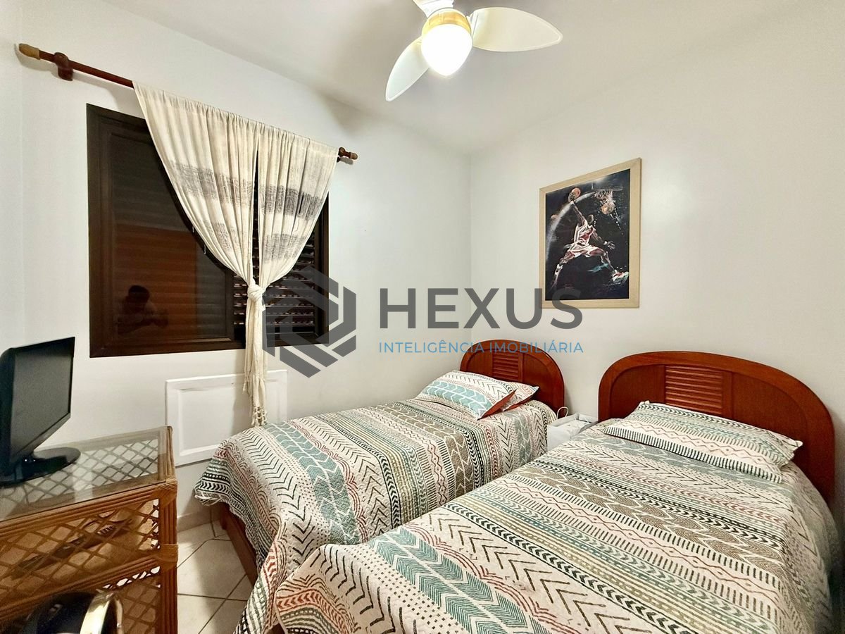 Foto 17 de Apartamento com varanda e lazer a 350m da praia na Enseada, Guarujá