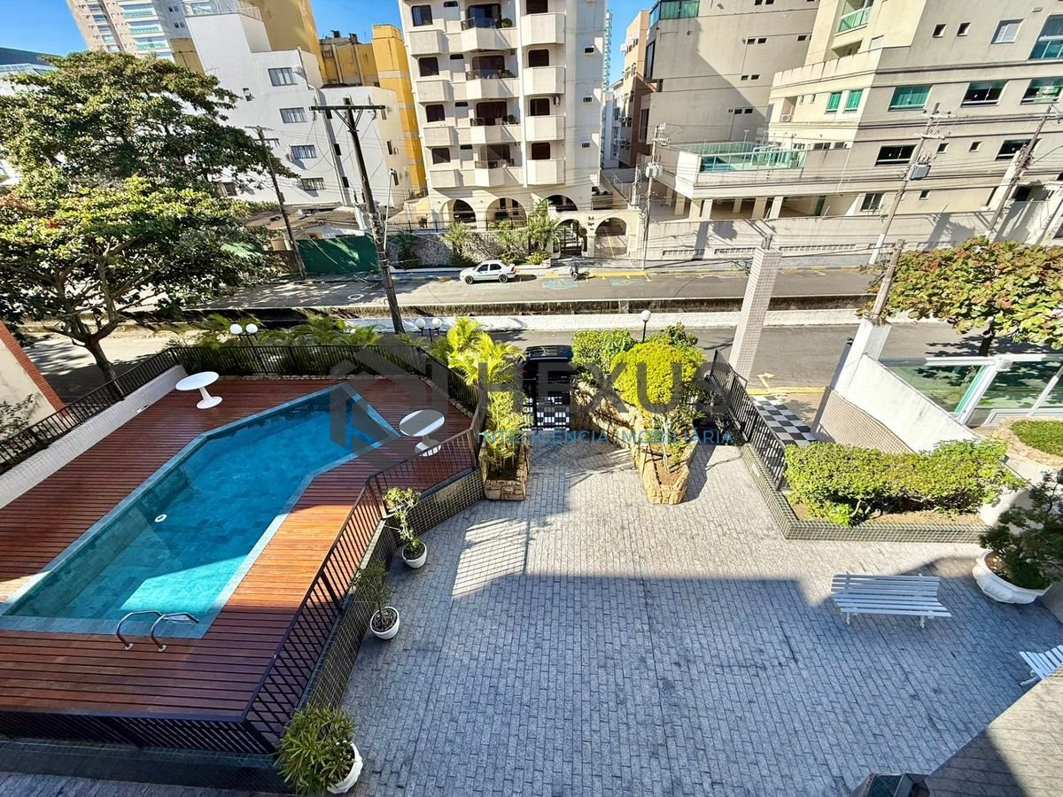 Foto 5 de Apartamento com varanda e lazer a 350m da praia na Enseada, Guarujá