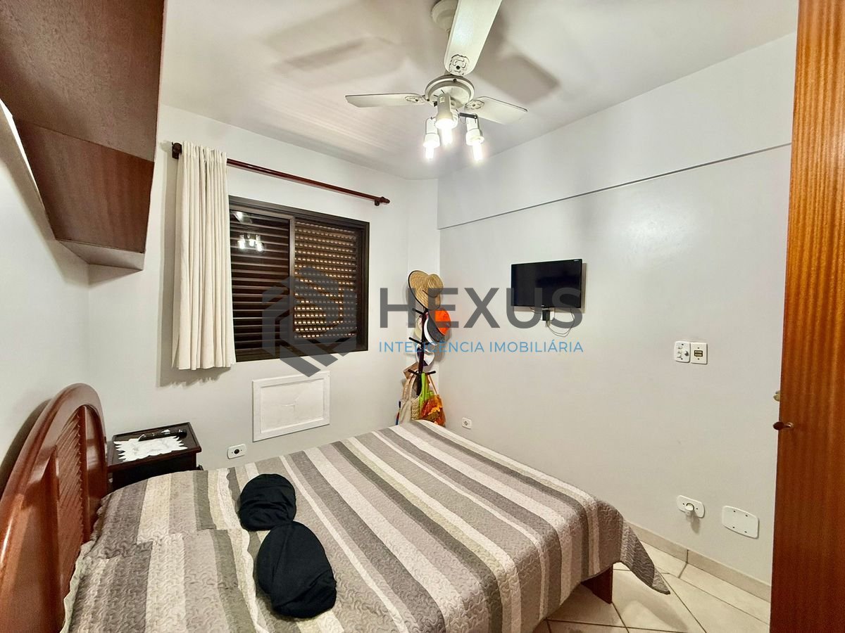 Foto 26 de Apartamento com varanda e lazer a 350m da praia na Enseada, Guarujá