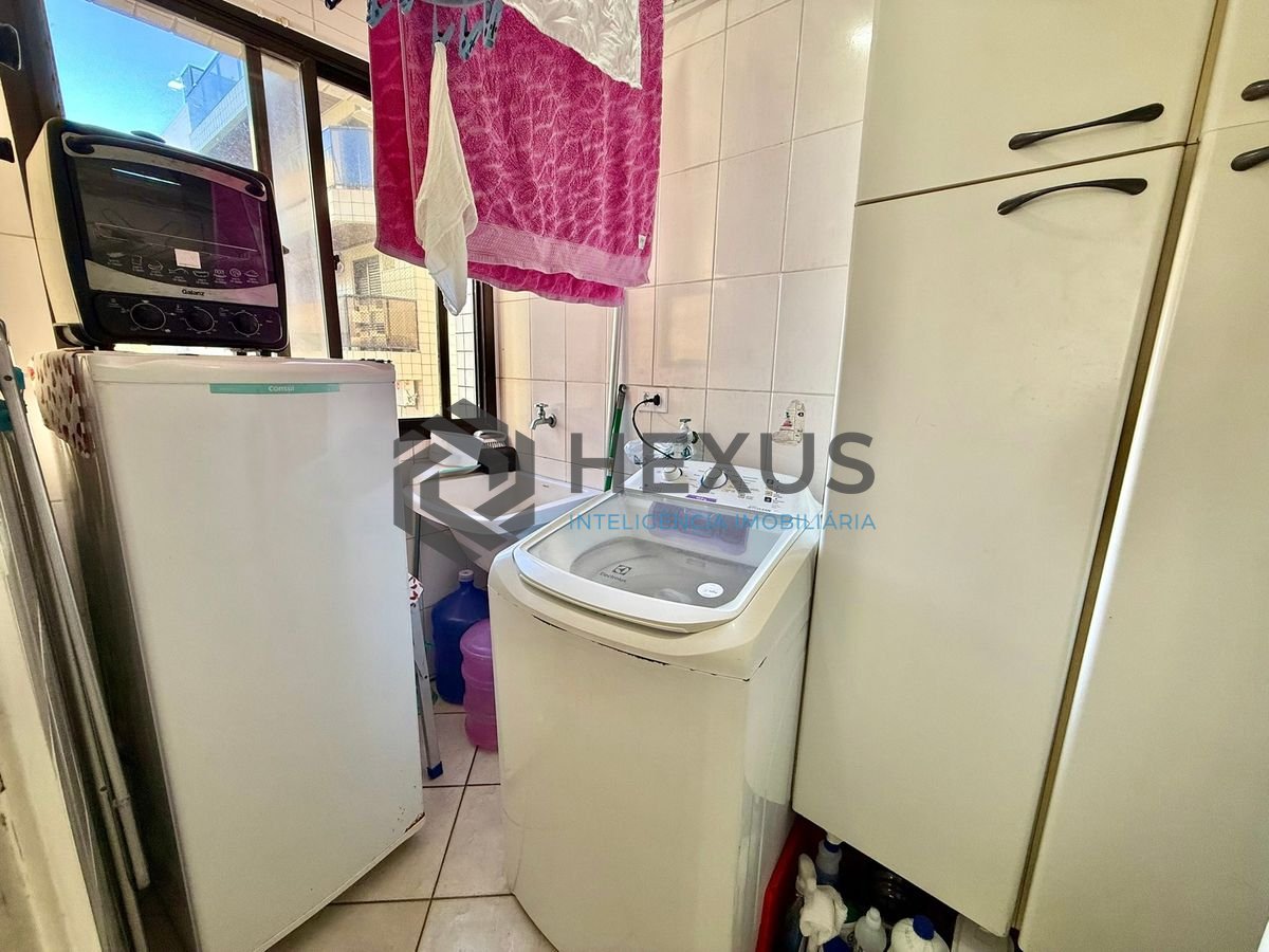 Foto 33 de Apartamento com varanda e lazer a 350m da praia na Enseada, Guarujá