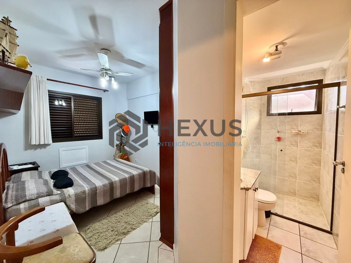 Foto 24 de Apartamento com varanda e lazer a 350m da praia na Enseada, Guarujá