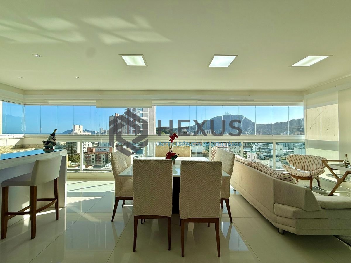 Foto 3 de Apartamento reformado com varanda gourmet vista mar e lazer a 350m da praia na região da Brunela na Enseada, Guarujá
