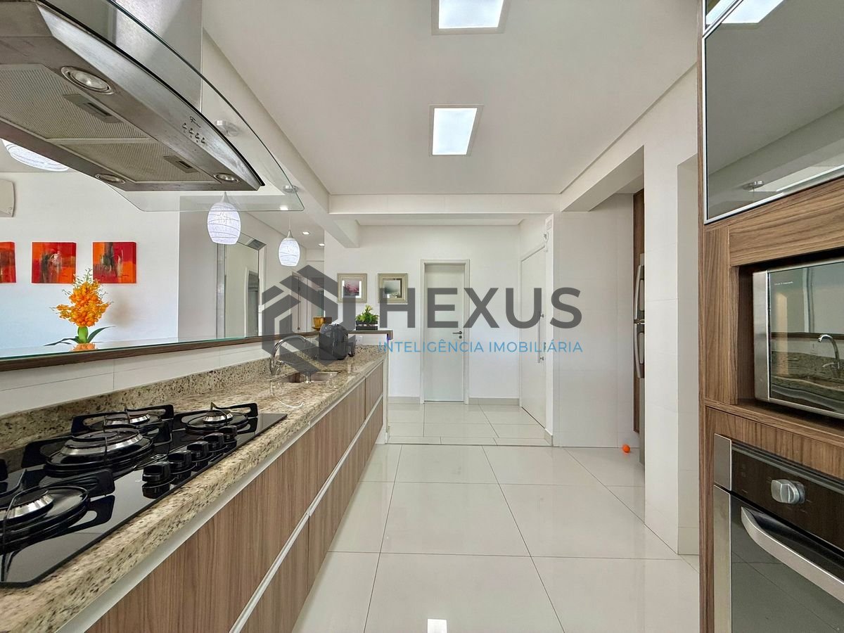 Foto 19 de Apartamento reformado com varanda gourmet vista mar e lazer a 350m da praia na região da Brunela na Enseada, Guarujá