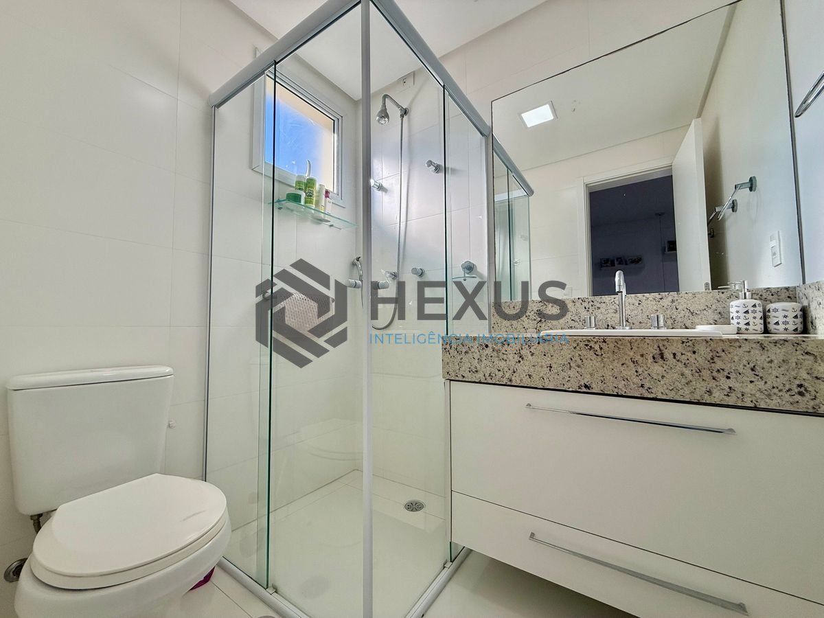 Foto 34 de Apartamento reformado com varanda gourmet vista mar e lazer a 350m da praia na região da Brunela na Enseada, Guarujá