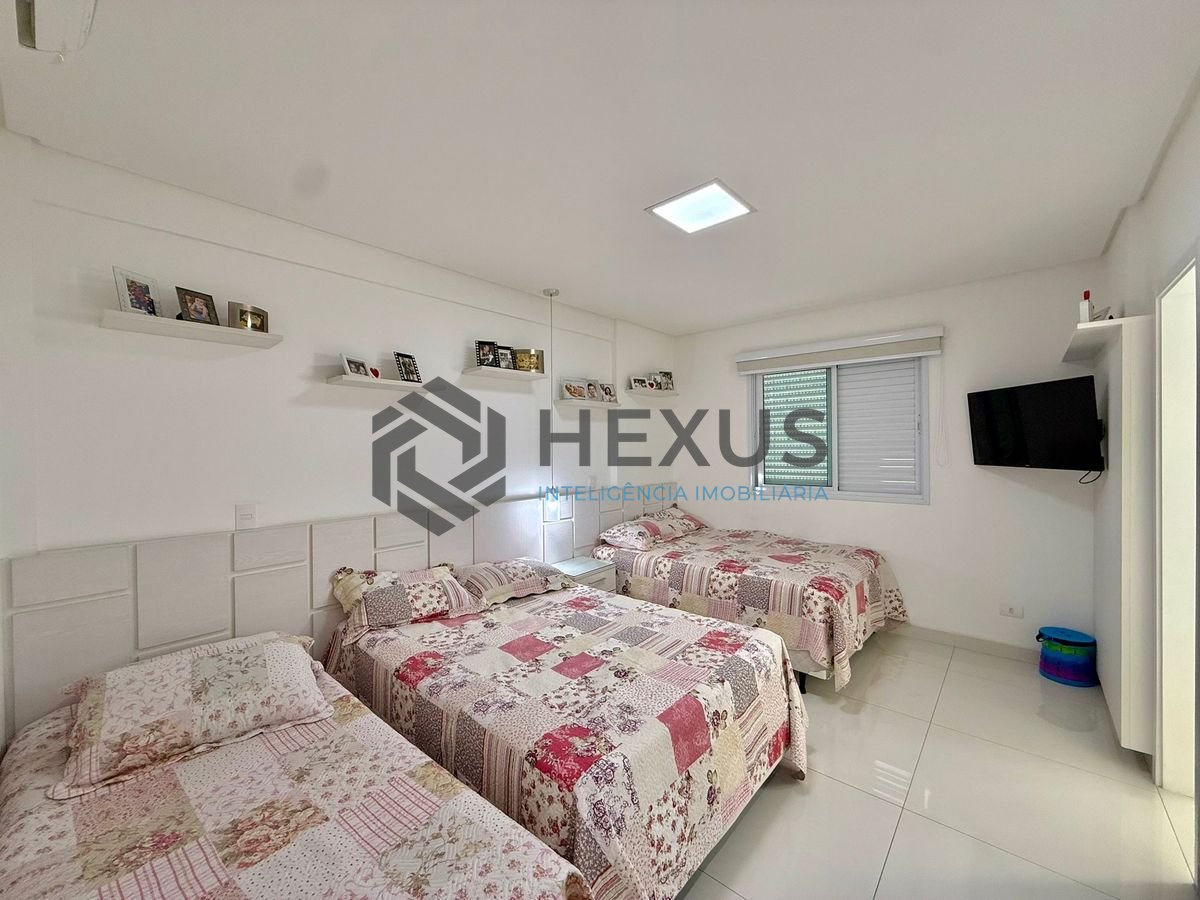 Foto 31 de Apartamento reformado com varanda gourmet vista mar e lazer a 350m da praia na região da Brunela na Enseada, Guarujá