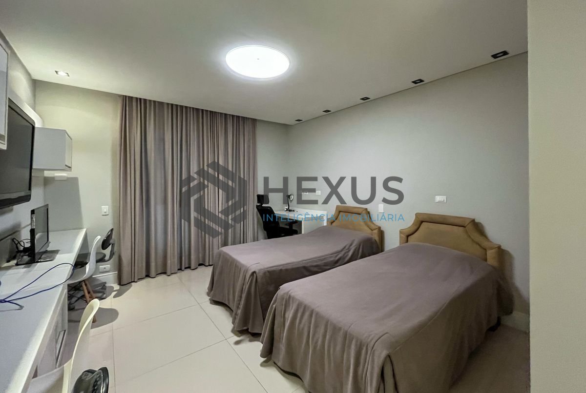 Foto 19 de Apartamento reformado com varanda e lazer a 2 quadras da praia nas Pitangueiras, Guarujá