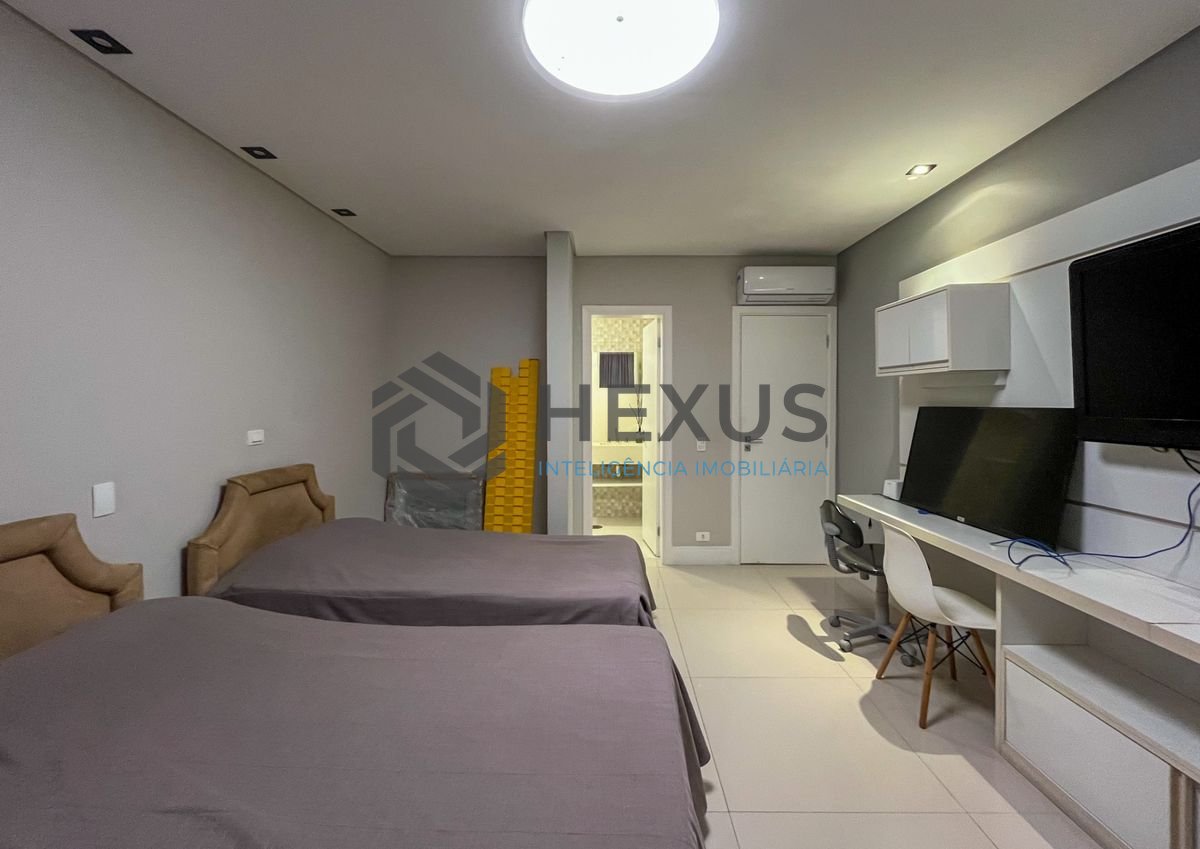 Foto 22 de Apartamento reformado com varanda e lazer a 2 quadras da praia nas Pitangueiras, Guarujá