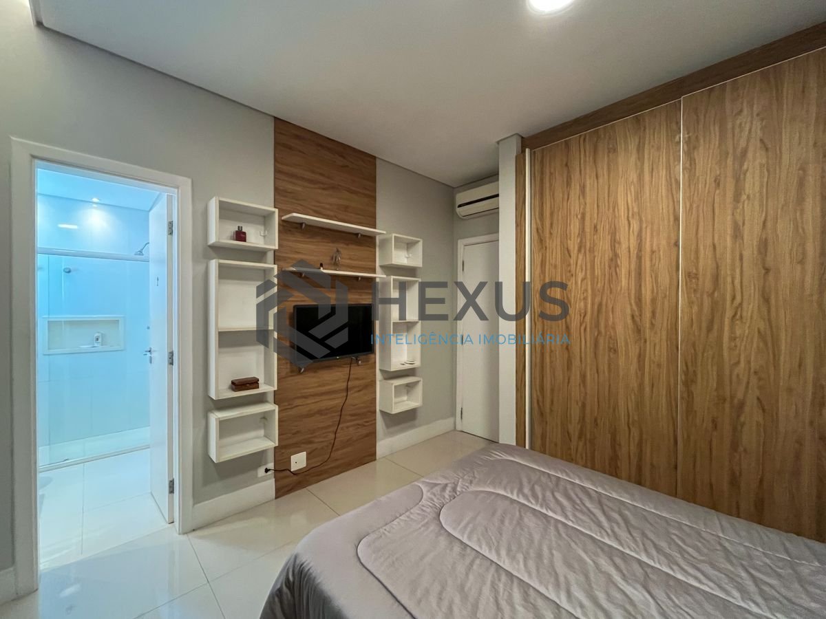 Foto 32 de Apartamento reformado com varanda e lazer a 2 quadras da praia nas Pitangueiras, Guarujá