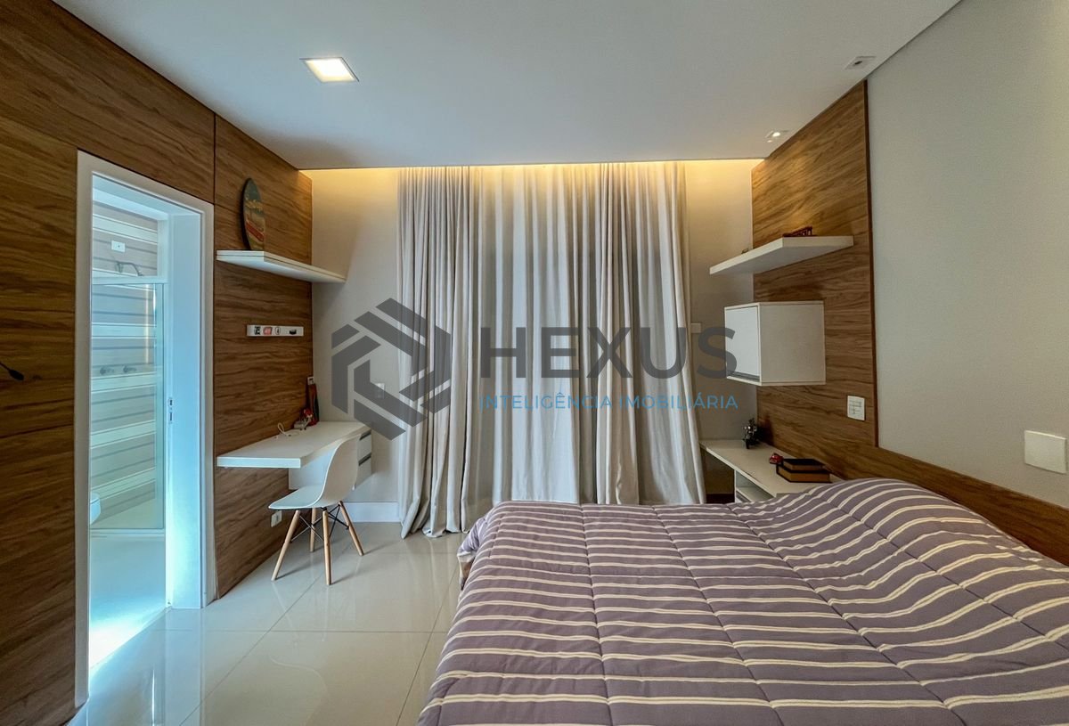 Foto 26 de Apartamento reformado com varanda e lazer a 2 quadras da praia nas Pitangueiras, Guarujá