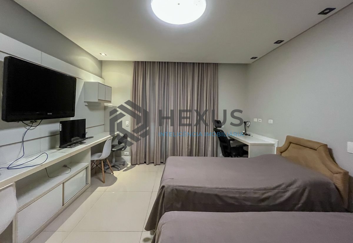 Foto 20 de Apartamento reformado com varanda e lazer a 2 quadras da praia nas Pitangueiras, Guarujá