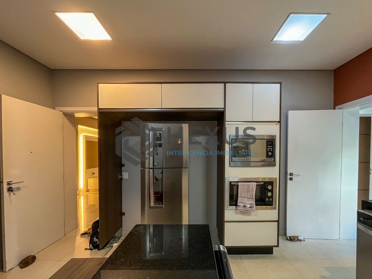 Foto 46 de Apartamento reformado com varanda e lazer a 2 quadras da praia nas Pitangueiras, Guarujá