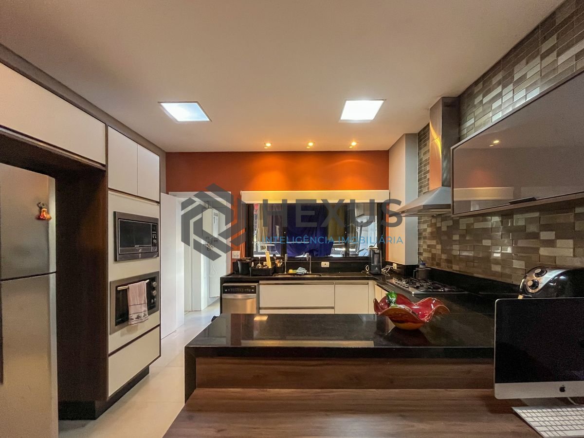 Foto 43 de Apartamento reformado com varanda e lazer a 2 quadras da praia nas Pitangueiras, Guarujá