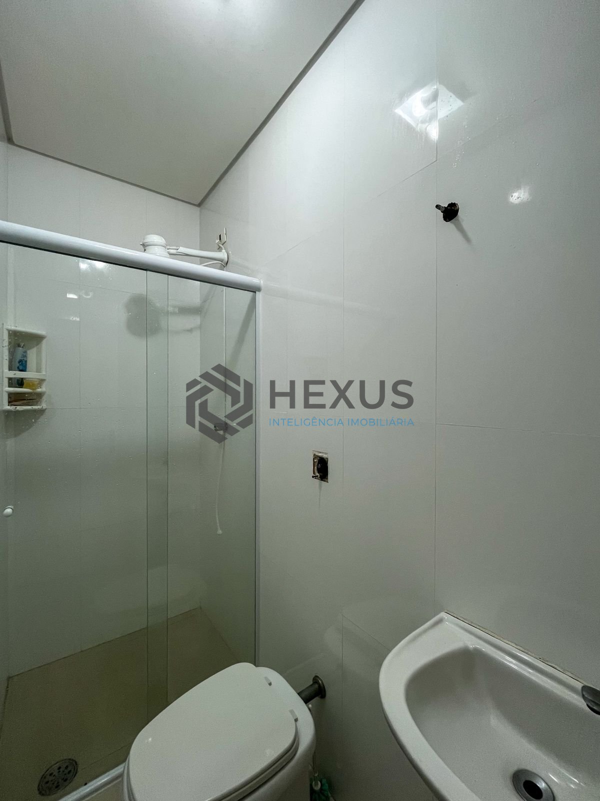 Foto 51 de Apartamento reformado com varanda e lazer a 2 quadras da praia nas Pitangueiras, Guarujá