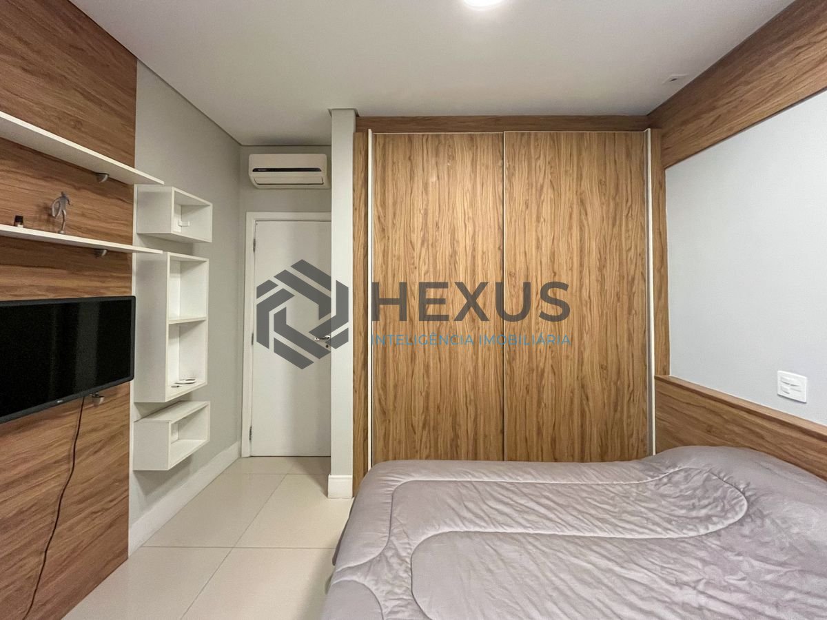Foto 33 de Apartamento reformado com varanda e lazer a 2 quadras da praia nas Pitangueiras, Guarujá