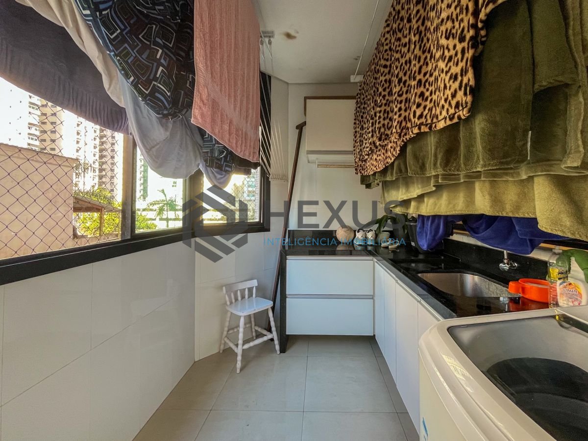 Foto 47 de Apartamento reformado com varanda e lazer a 2 quadras da praia nas Pitangueiras, Guarujá