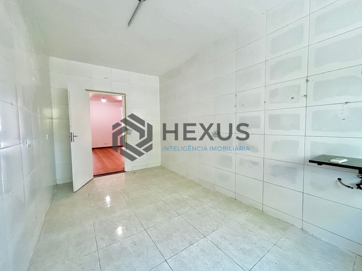 Foto 8 de Casa reformada com piscina e área gourmet no Jardim Acapulco, Guarujá