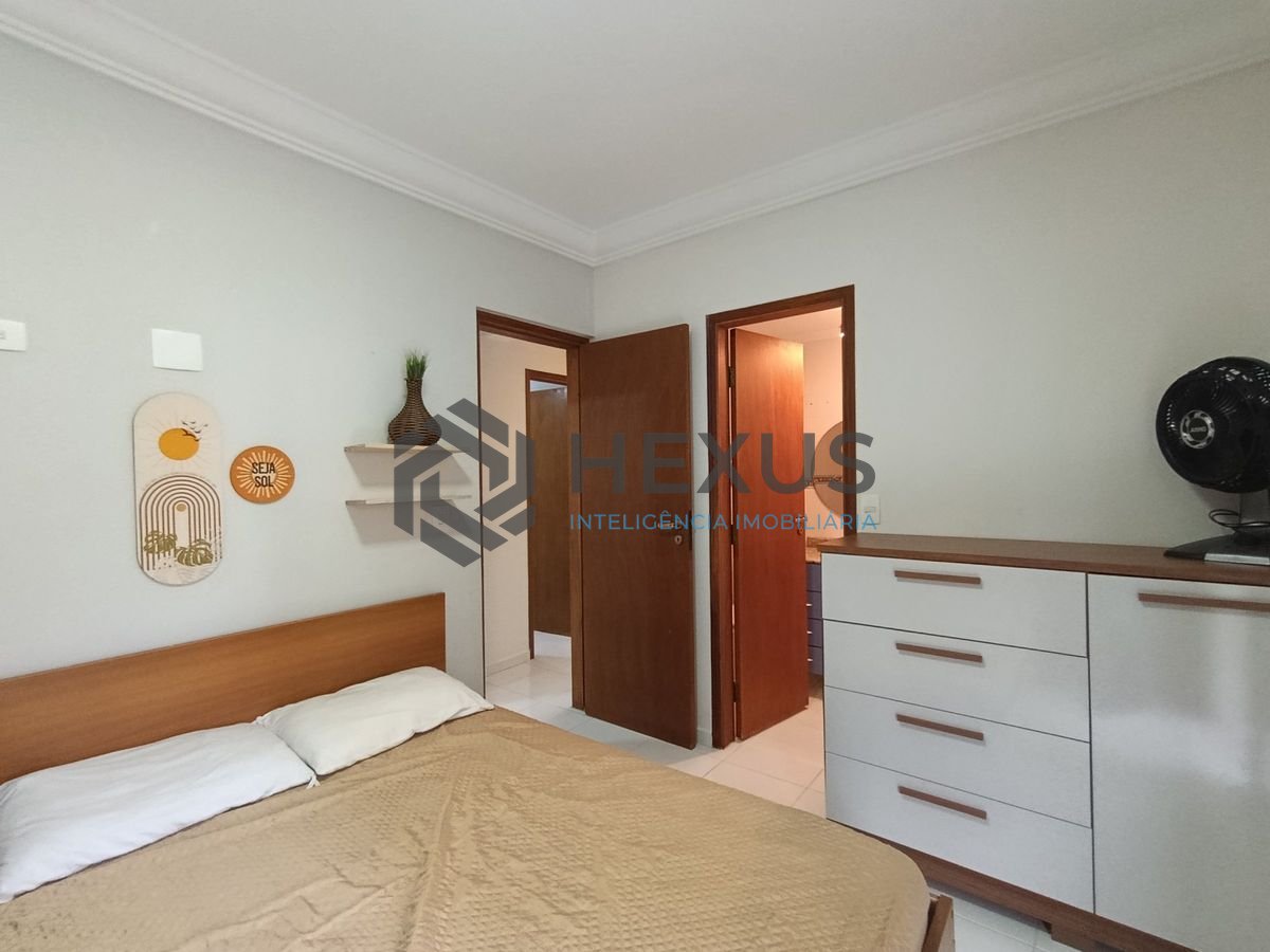Foto 16 de Apartamento reformado com varanda e lazer a 400m da praia na Enseada, Guarujá