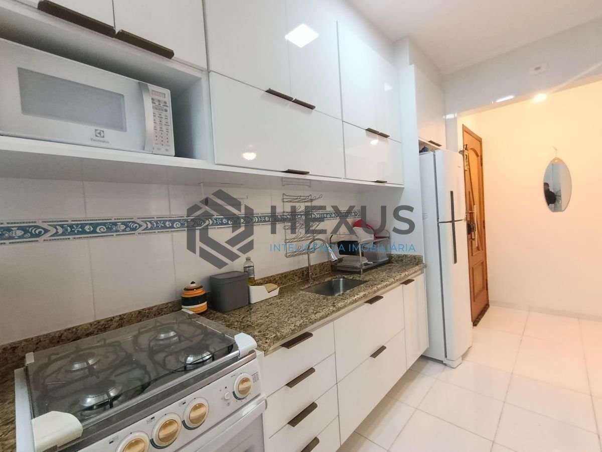 Foto 20 de Apartamento reformado com varanda e lazer a 400m da praia na Enseada, Guarujá