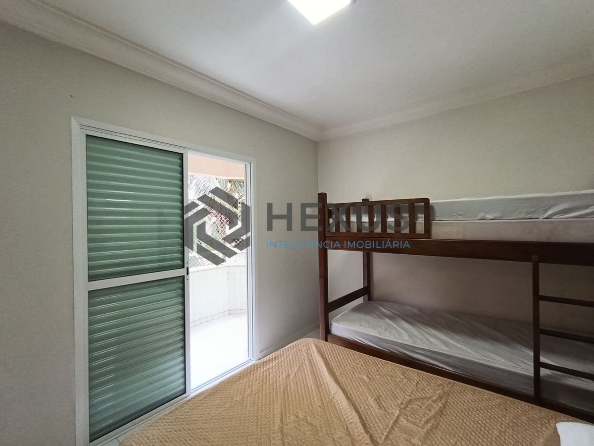 Foto 14 de Apartamento reformado com varanda e lazer a 400m da praia na Enseada, Guarujá